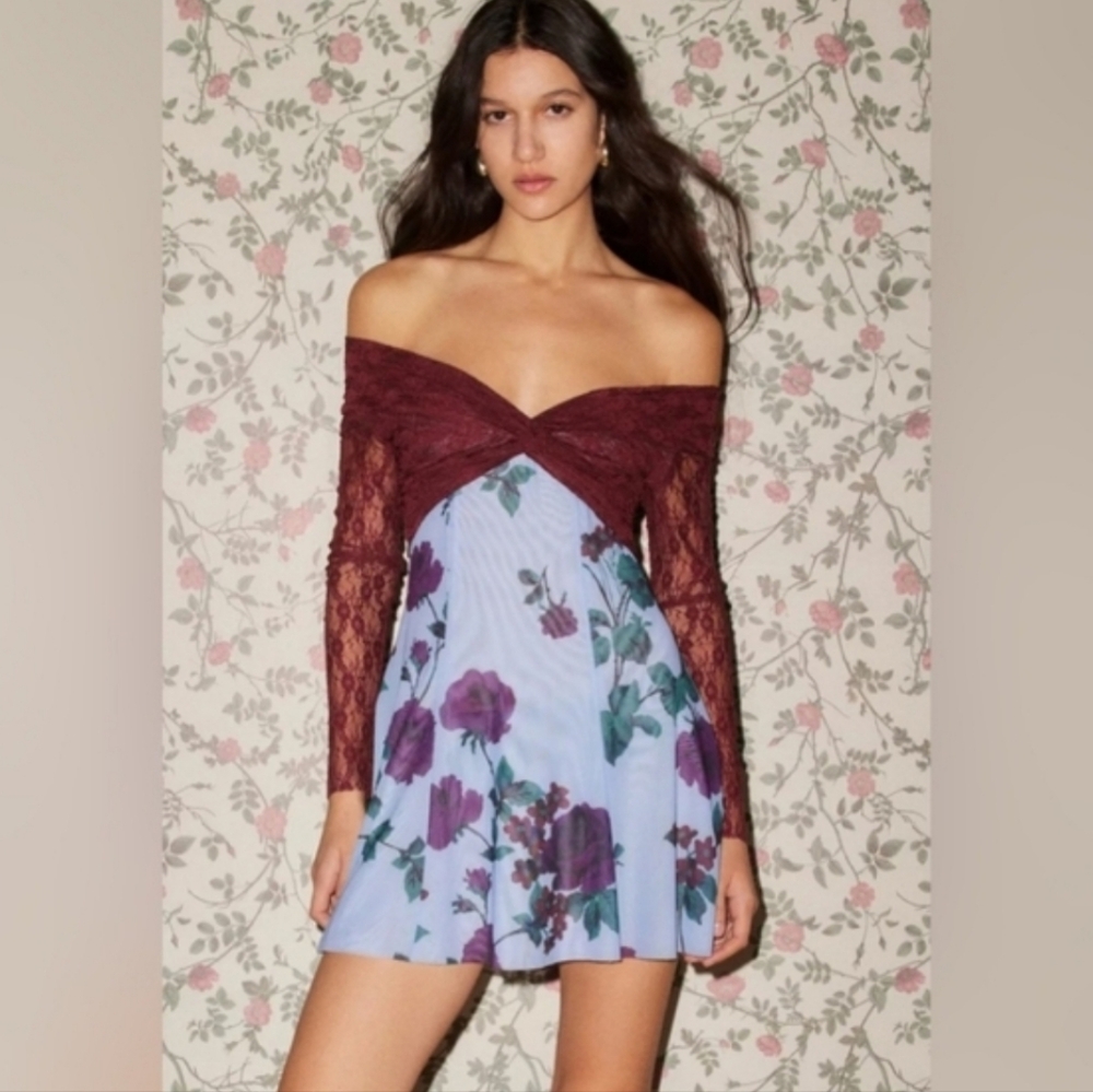 Kimchi Blue Off The Shoulder Mini Dress Size Medium NWT